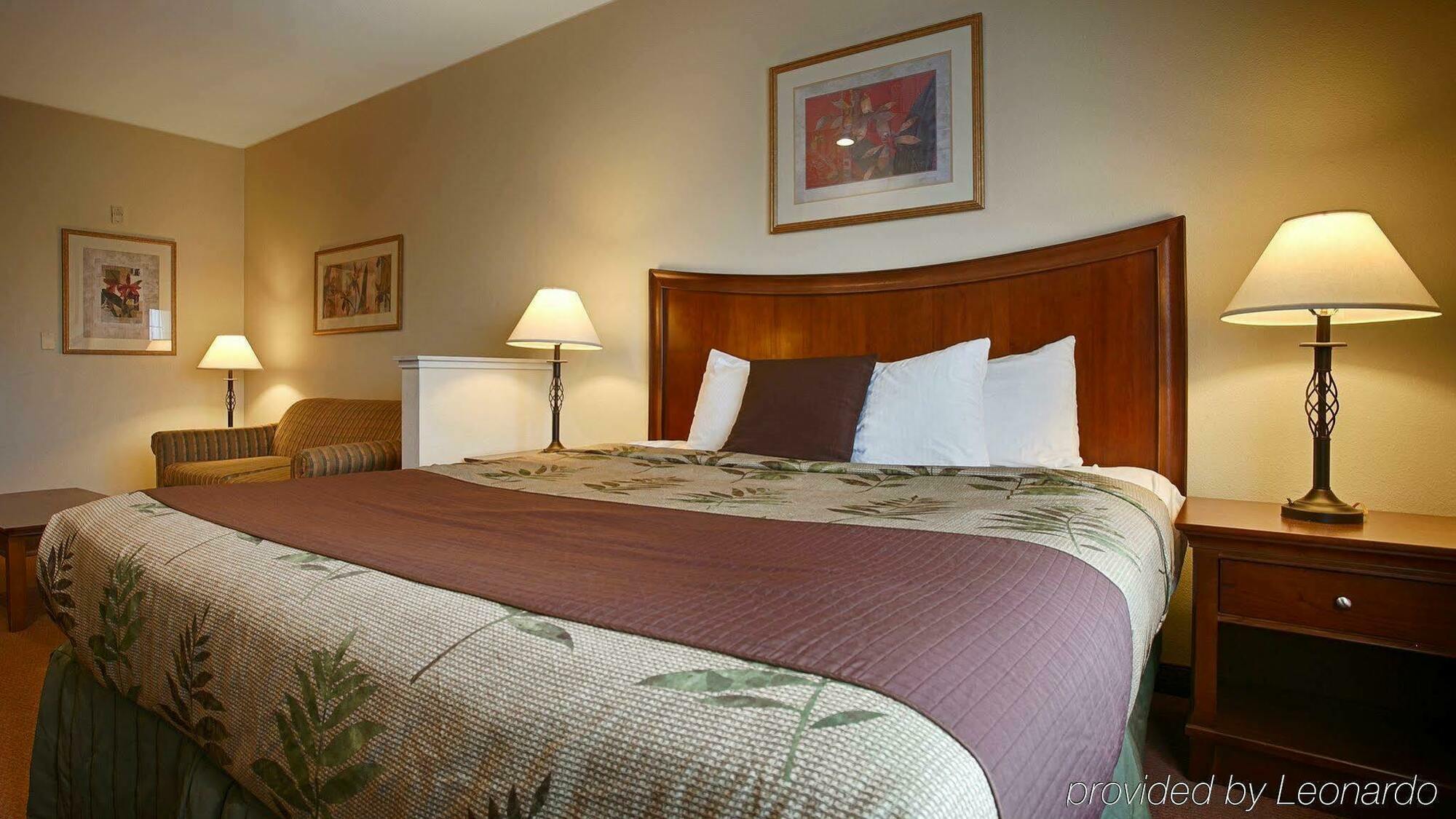 Western I-5 & Hotel 3*